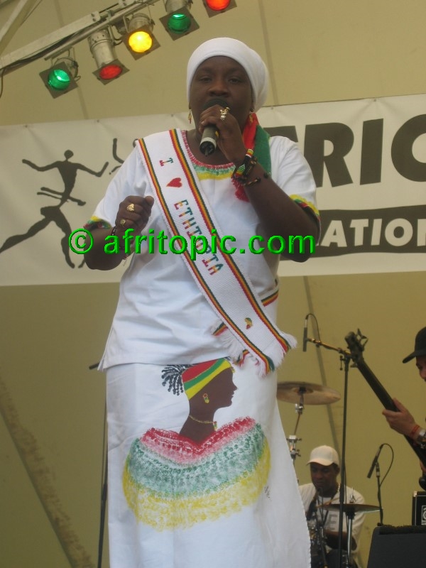 ../Images/AfricaFestival-28-29May05 185.jpg